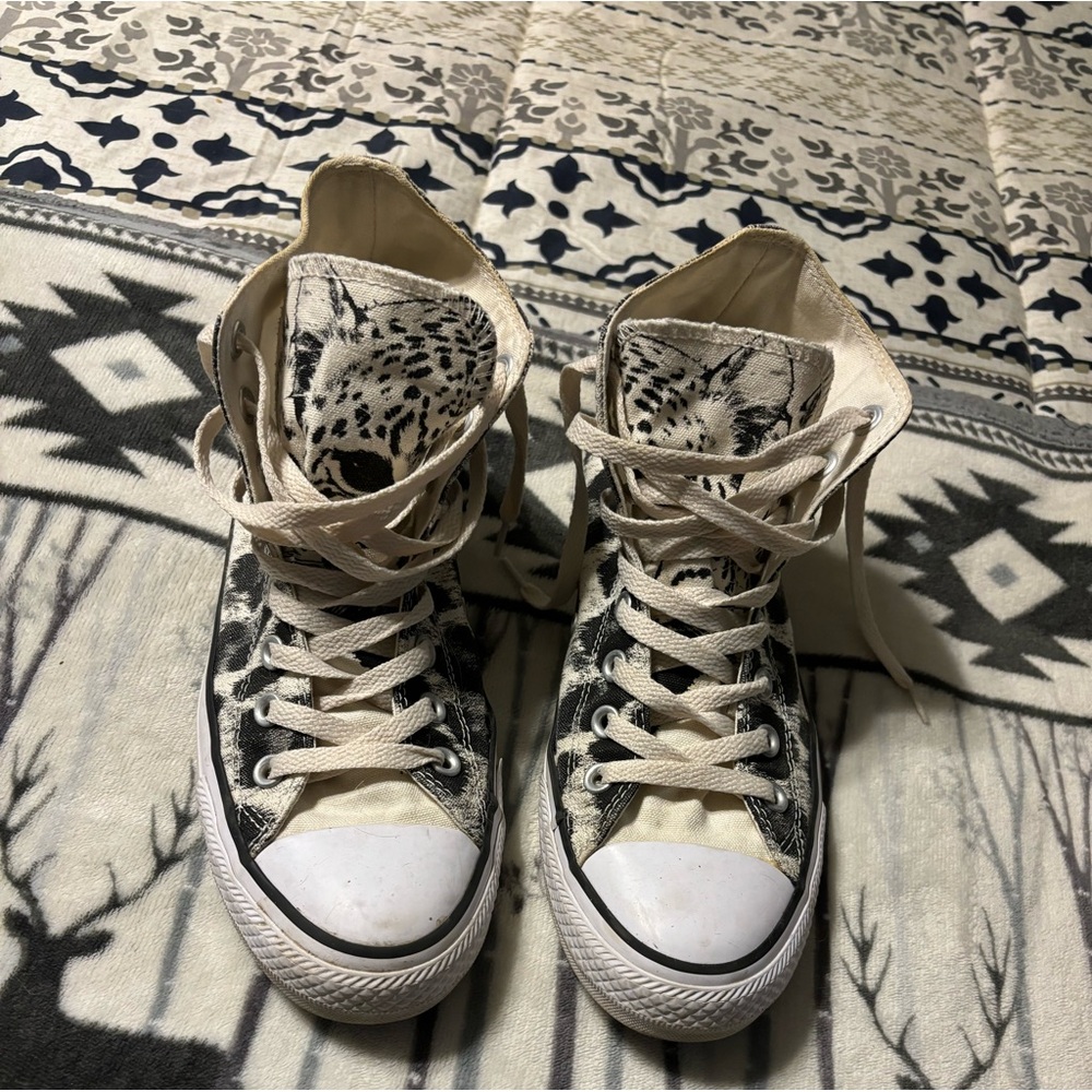 Cheetah print converse shoes womens size 9